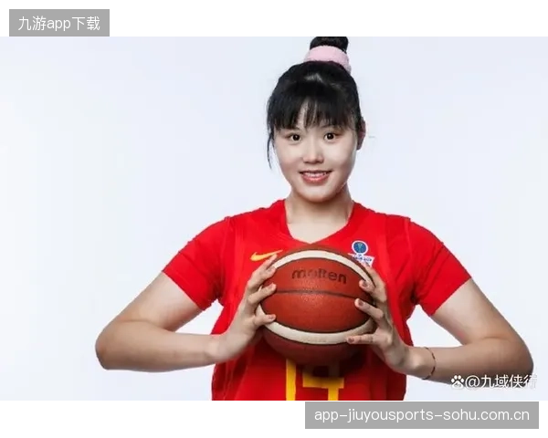 十月中国女篮喜讯频传！三大主力李梦、李月汝、韩旭有了新动向——从战场到战略，看中国女篮的“新生代”风采